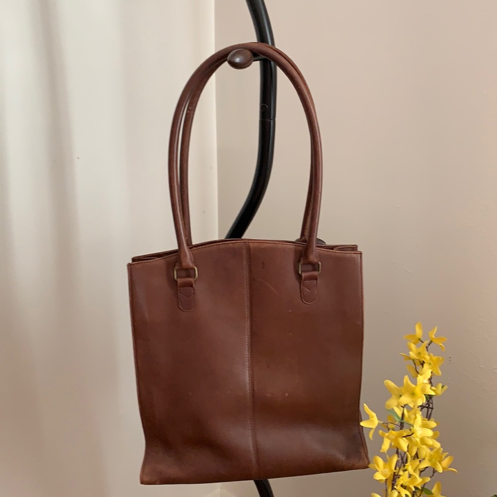 XLarge Eddie Bauer Leather Shoulderbag